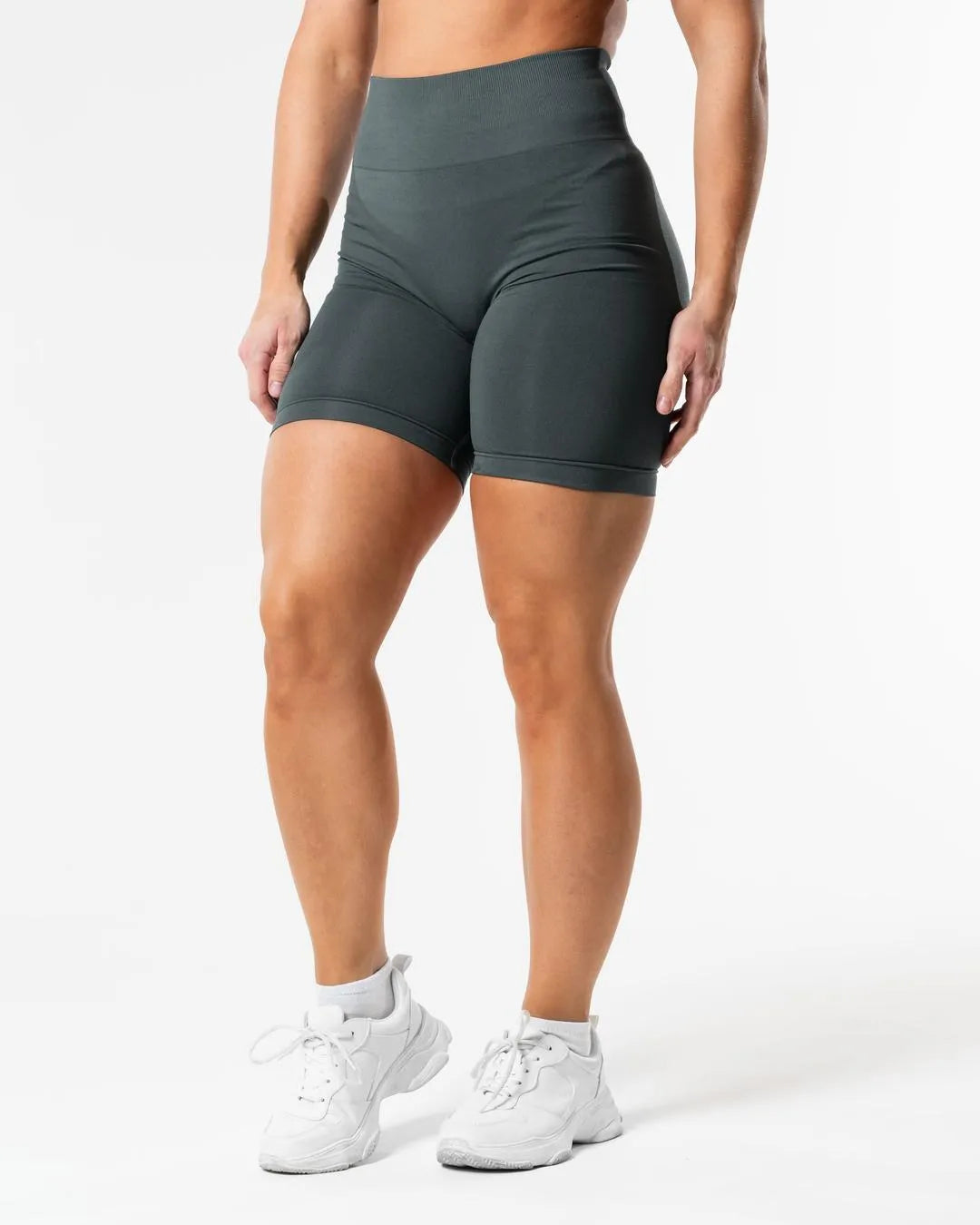 Prime Scrunch Shorts 7.5" - Dusty Green